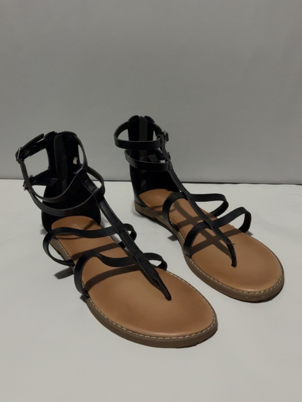 Old Navy Black Strappy Gladiator Sandals with Tan Footbed